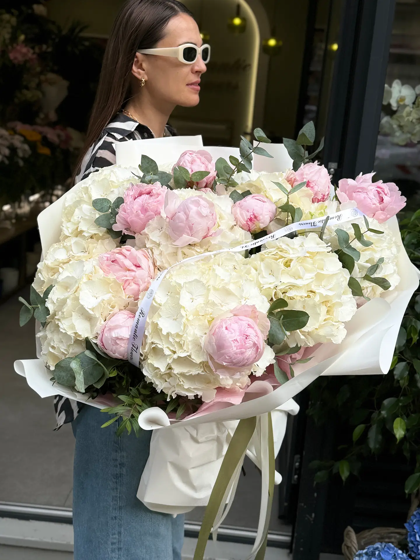 Composition Milky Peony