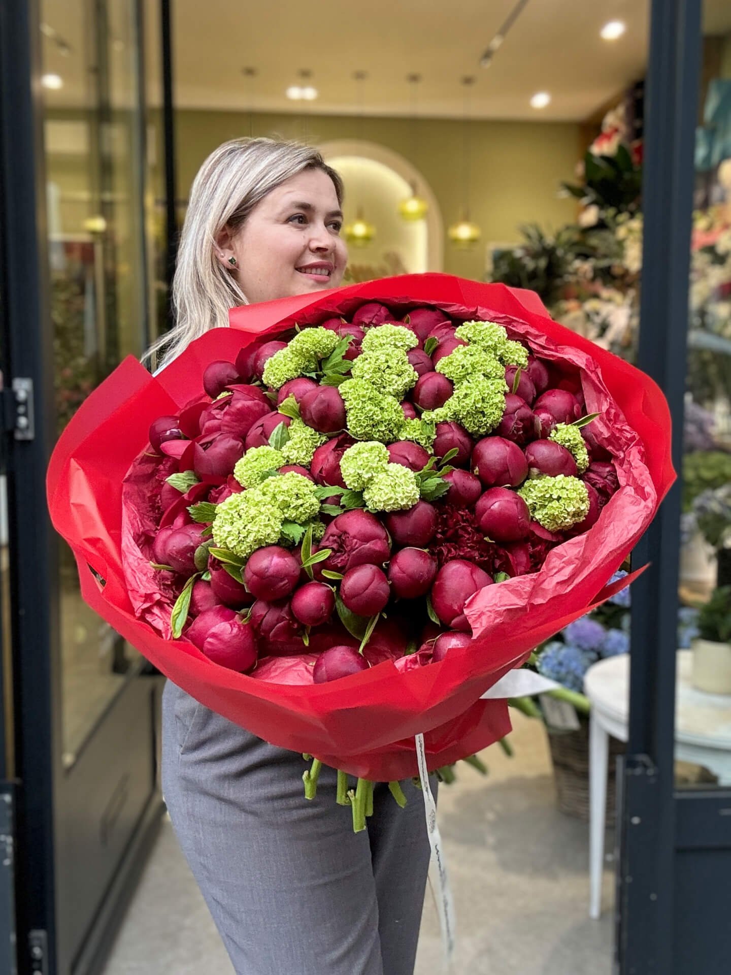 Composition Red Charm Explosion