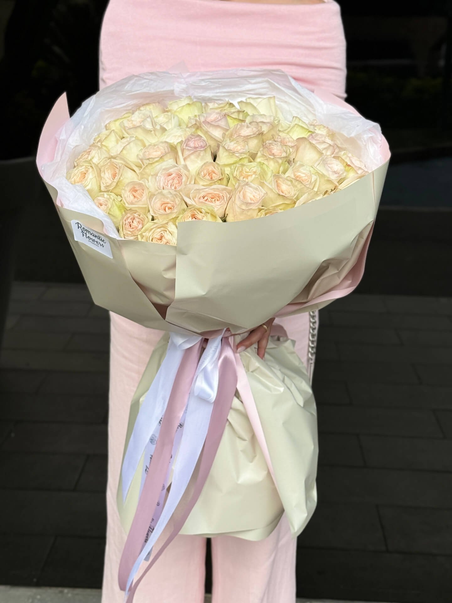 Composition de 51 roses blanches premium - Image 3