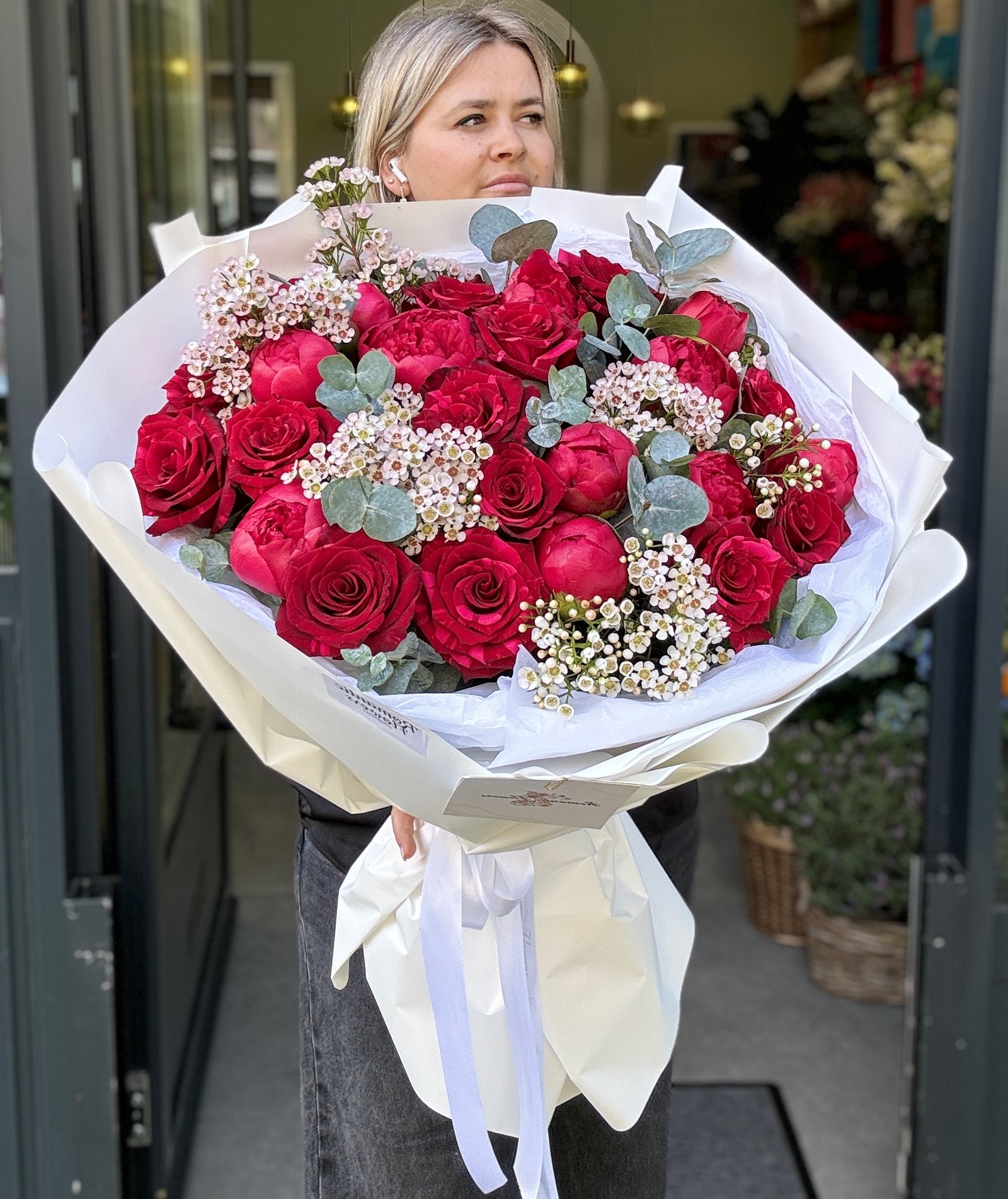 Composition Crimson Whisper - Image 2