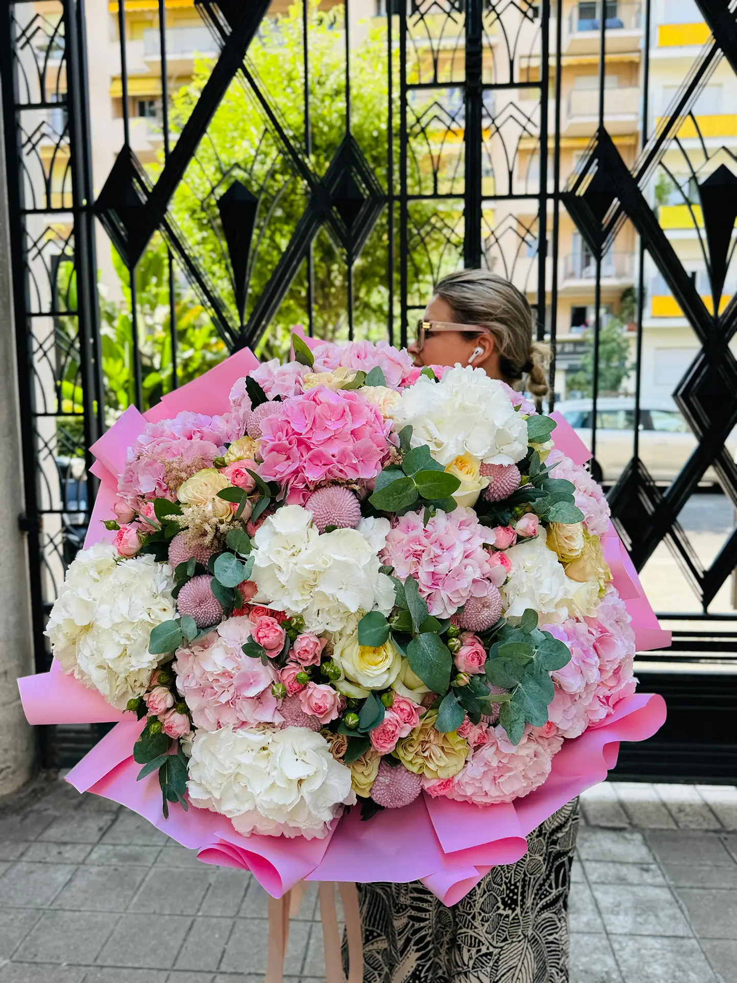 The Pink Expresion Luxury Flower Bouquet