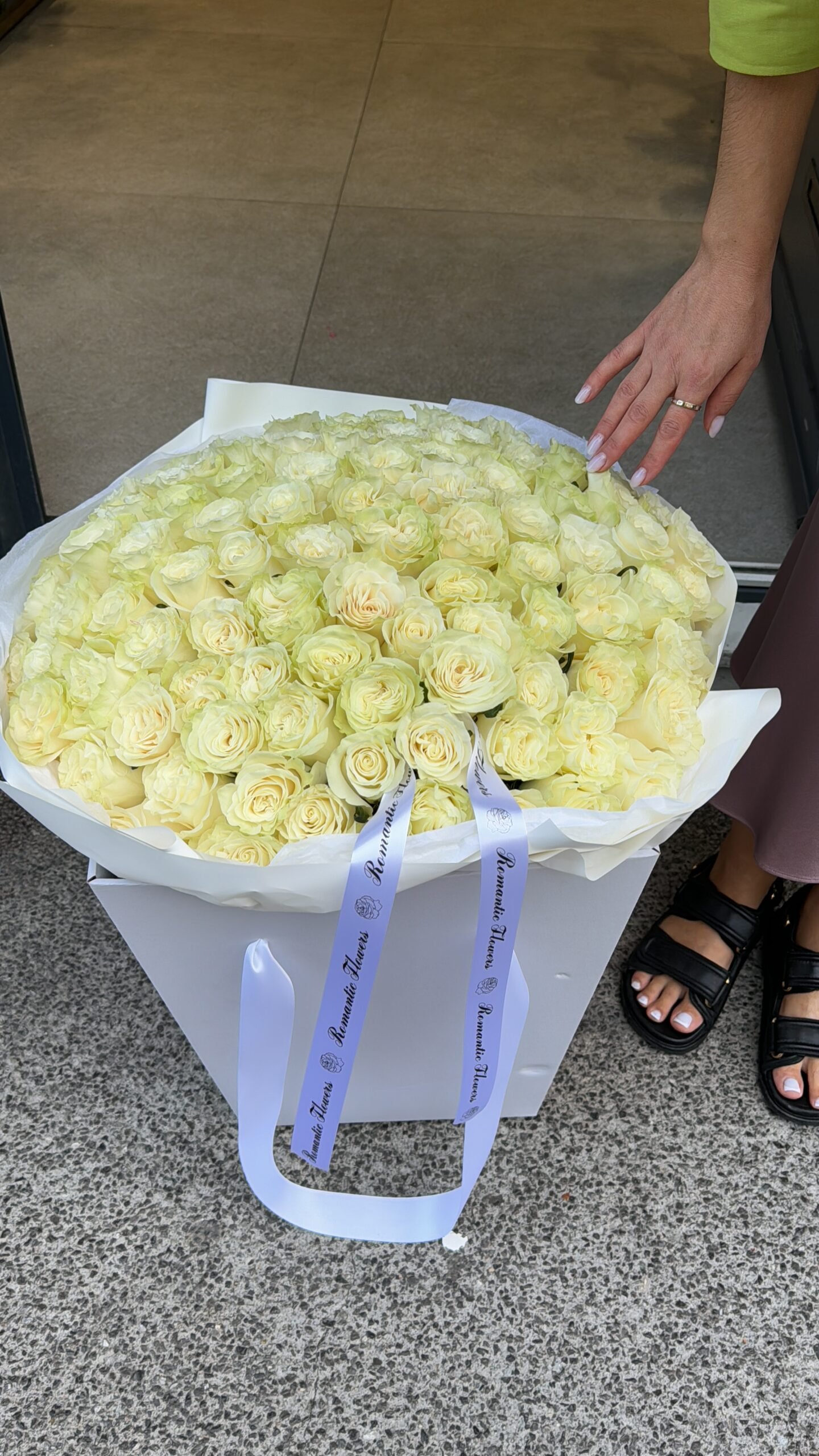 101 Roses Blanches – Geste Grandiose - Image 3