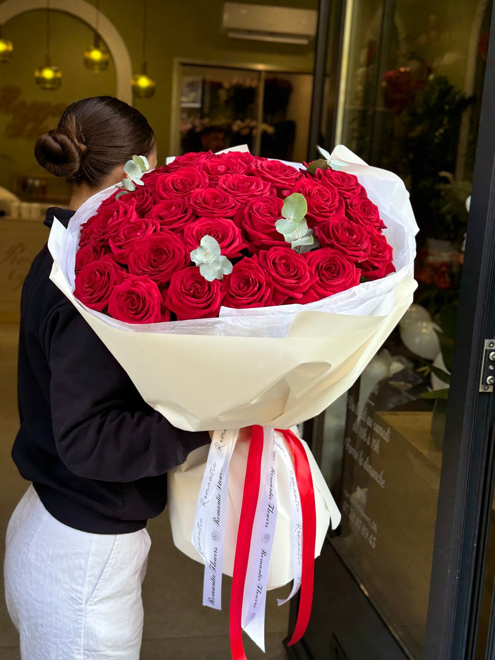 Bouquet de Roses Rouges – Amour Majestueux - Image 2