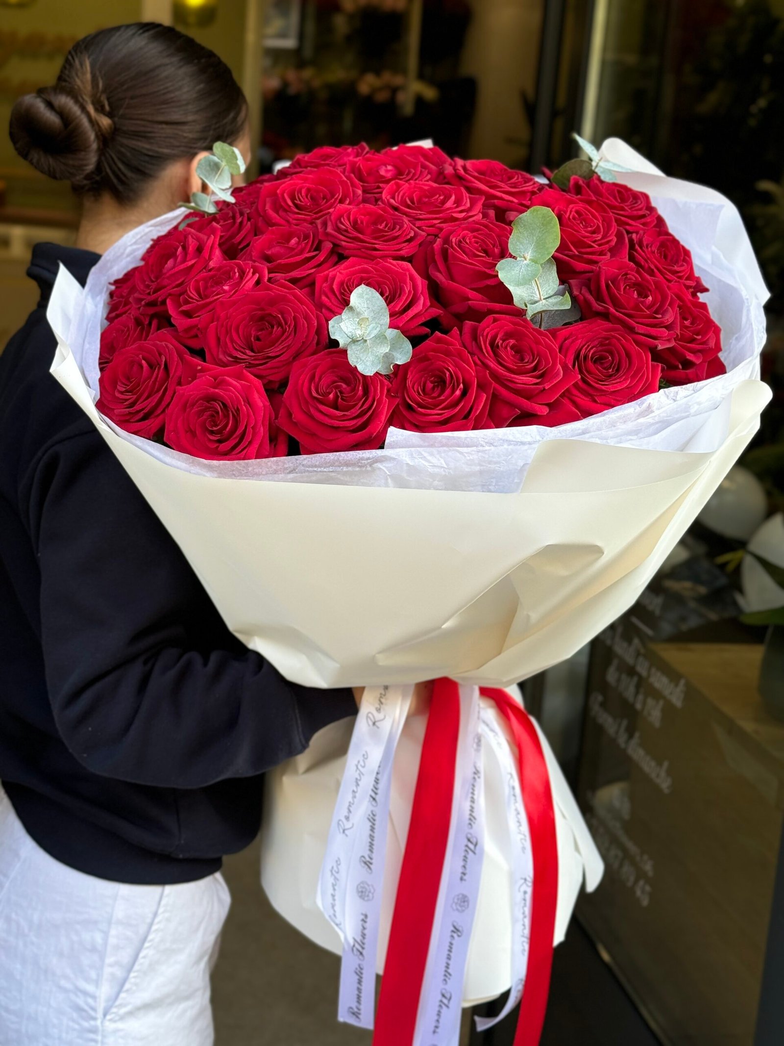 Bouquet de Roses Rouges – Amour Majestueux