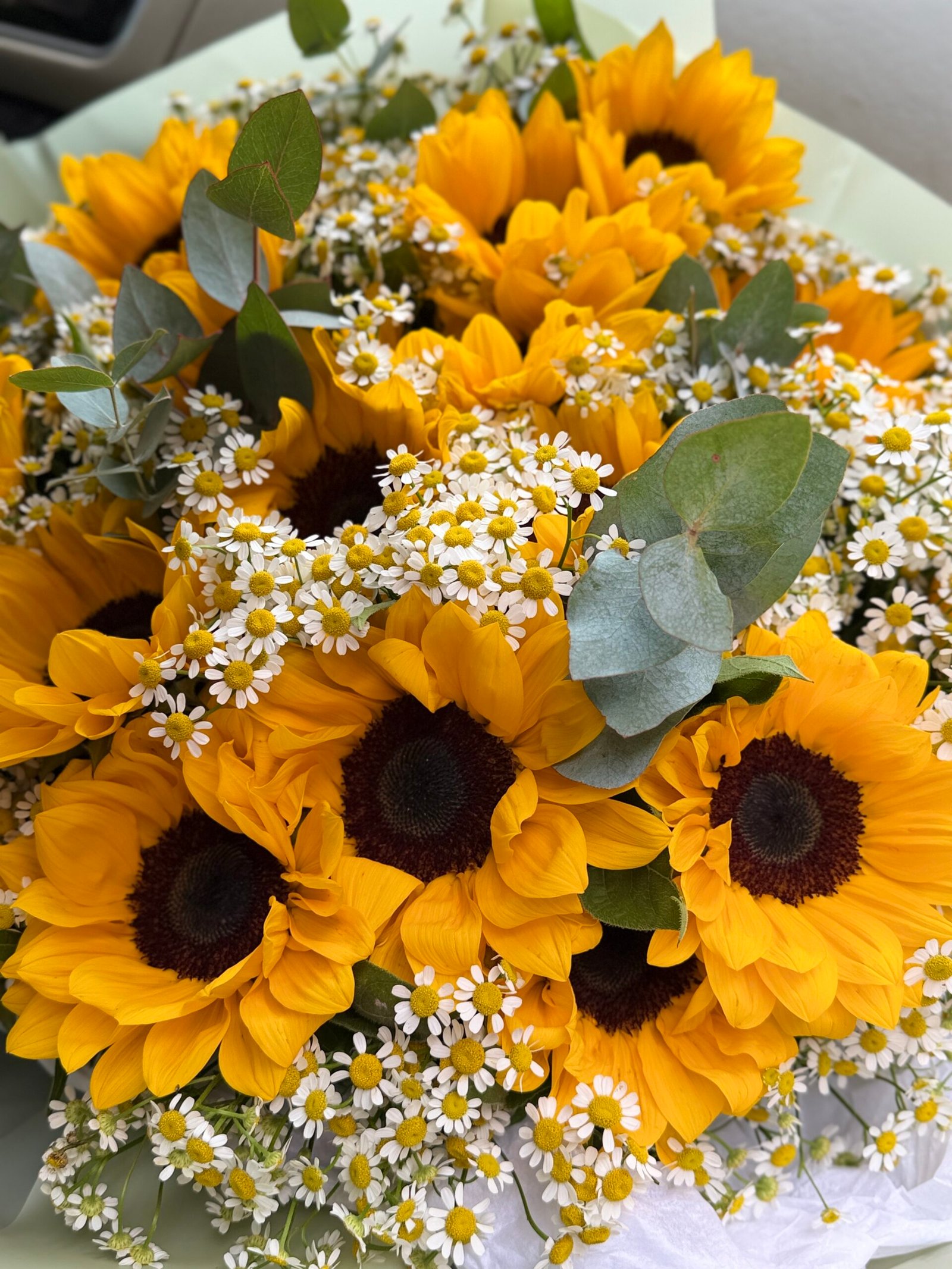 Soleil d’Or – Bouquet de Tournesols - Image 2